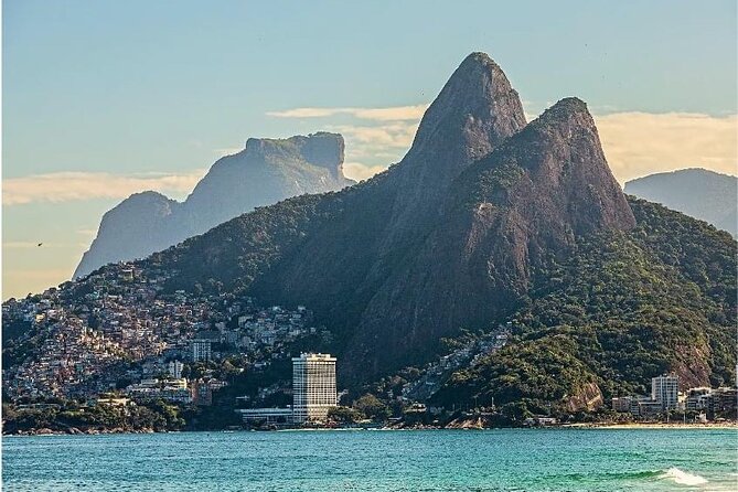 2h30 circuit in the Vidigal Favela - A 30-minute pause with a local view