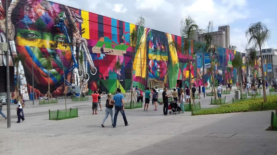 3-Hour Urban Arts Walking Tour - Riding the VLT from Cinelandia to the port