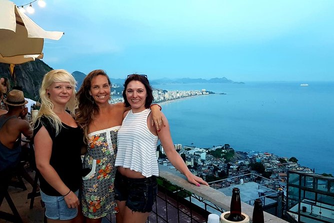 A socio-educational and gastronomic experience in the Vidigal favela - Beer, pastels, and an ordinary Rio welcome