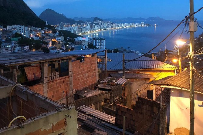 A socio-educational and gastronomic experience in the Vidigal favela - Meeting point, timing, and group size