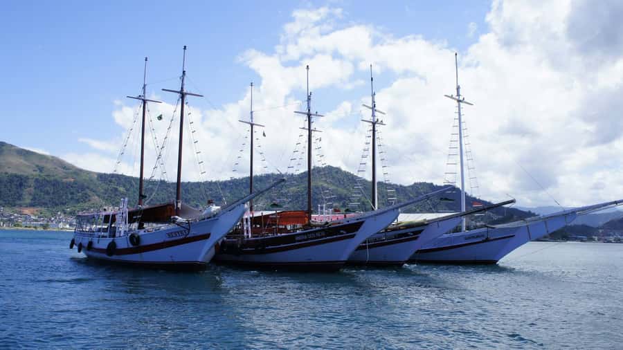 Angra dos Reis: Boat Tour in Ilha Grande and Lagoa Azul - Four beaches from Santa Luzia in one half-day