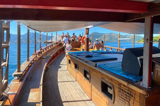 Angra dos Reis Boat Tour with Lunch - Cataguases Island and its Caribbean look