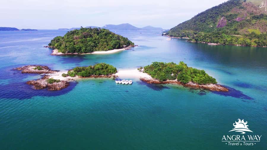 Angra dos Reis: Super Lagoa Azul Speedboat Tour - Flechas Beach and the one-hour lunch stop