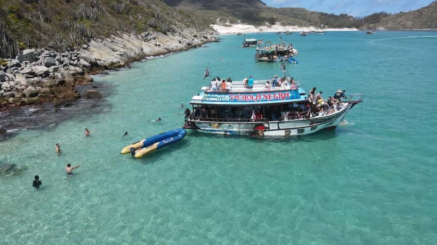 Arraial do Cabo: Boat Trip with Waterslide - Who will get the most from this outing