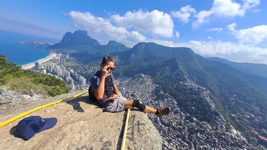 AVenturismo 2 Irmãos hill + Vidigal Favela - Leaving the alleys for the forest trail