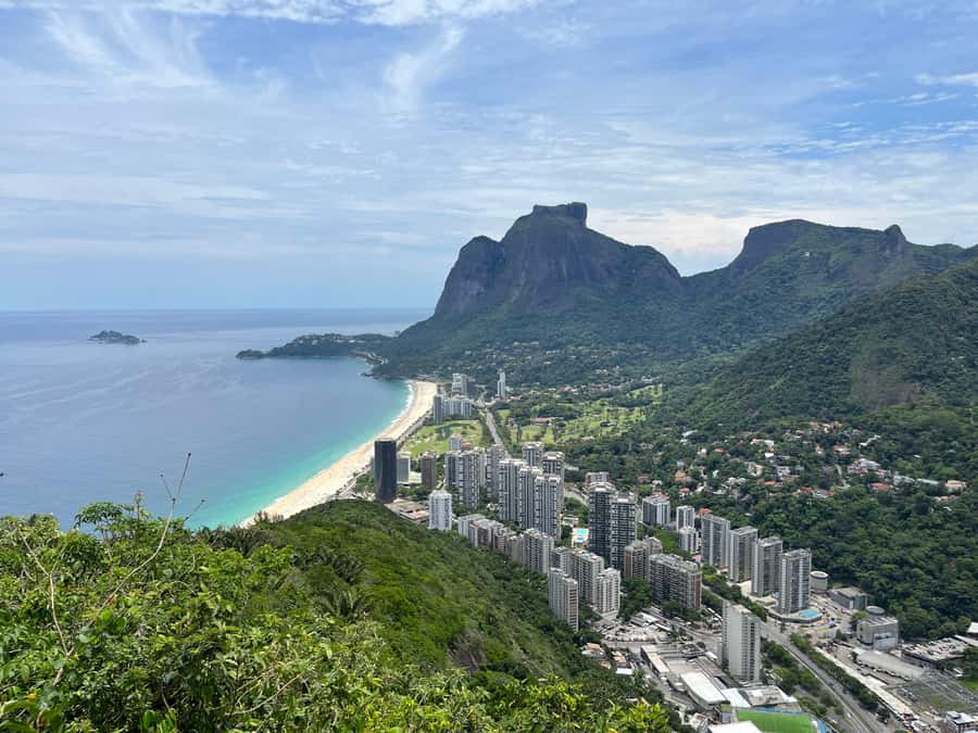 AVenturismo 2 Irmãos hill + Vidigal Favela - Language, guide support, and group comfort