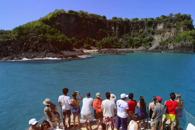 Baia do Sancho Boat Tour - Leaving Santo Antônio for the secondary islands