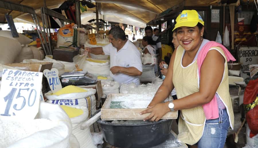 Belém: Ver-o-Peso Market and Full-Day City Tour with Lunch - Encontro Museum and ethnographic displays