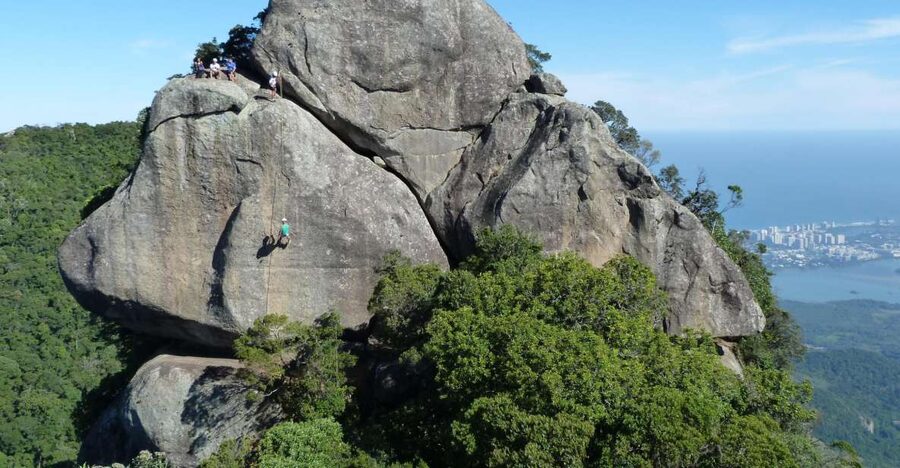 Bico do Papagaio Guided Hiking Tour in the Tijuca Forest - Reaching Bico do Papagaio from Rio