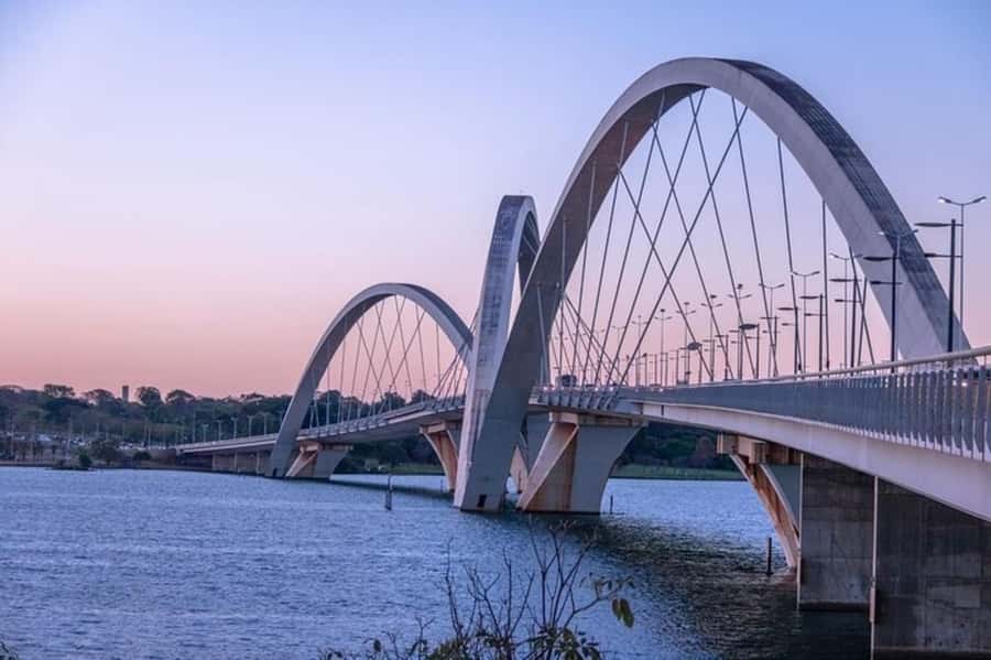 Brasilia : Private Custom Tour with a Local Guide - Why Brasilia benefits from a private guide