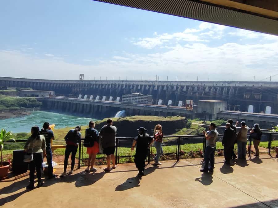Brazilian Falls, Bird Park and Itaipu Dam - Parque das Aves: close bird encounters in large aviaries