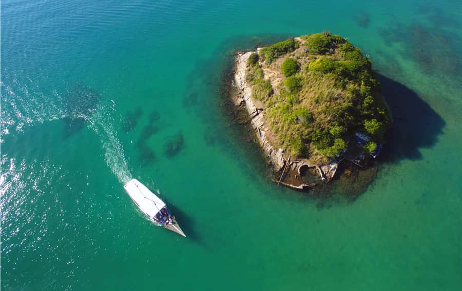 Búzios 2.5-Hour Schooner Boat Experience - João Fernandes and Fernandinho beaches