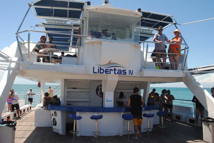 Búzios: Catamaran Boat Tour - Snorkeling, music, and the actual atmosphere