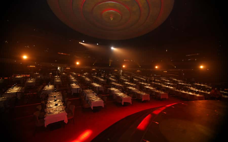 By Night Tour: Roxy Dinner Show & Transfer - What the show does well, and where it loses focus