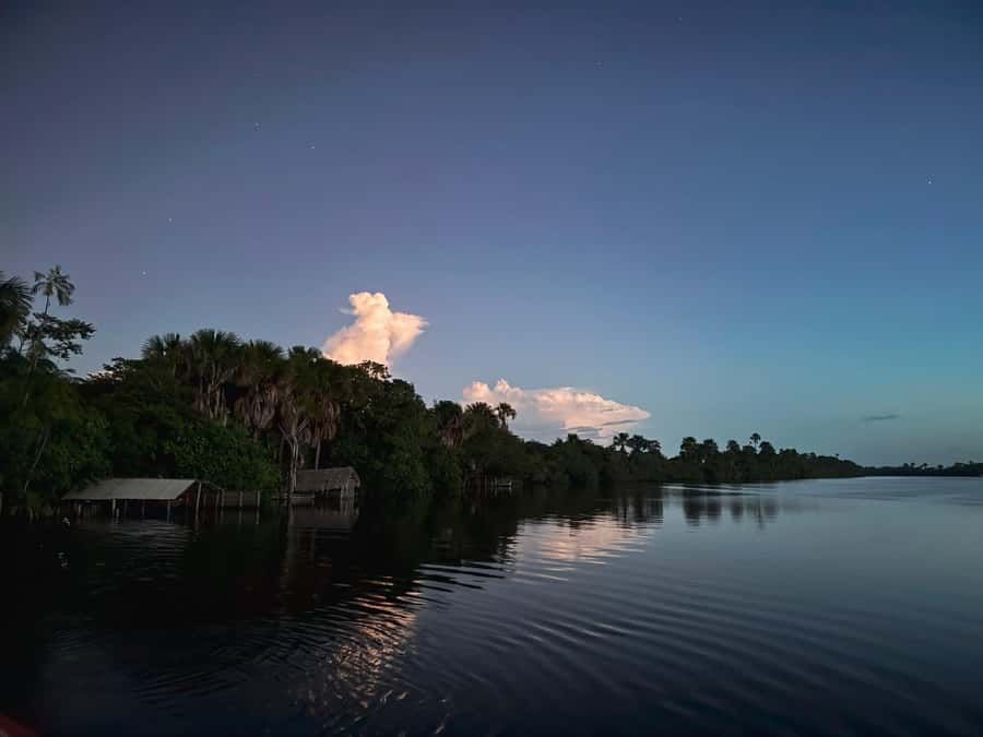 Caburé - Boat tour on the Rio Preguiças - Caburé, where river water meets the Atlantic