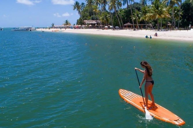 Carneiros Beach - The support point and your first hours by the water