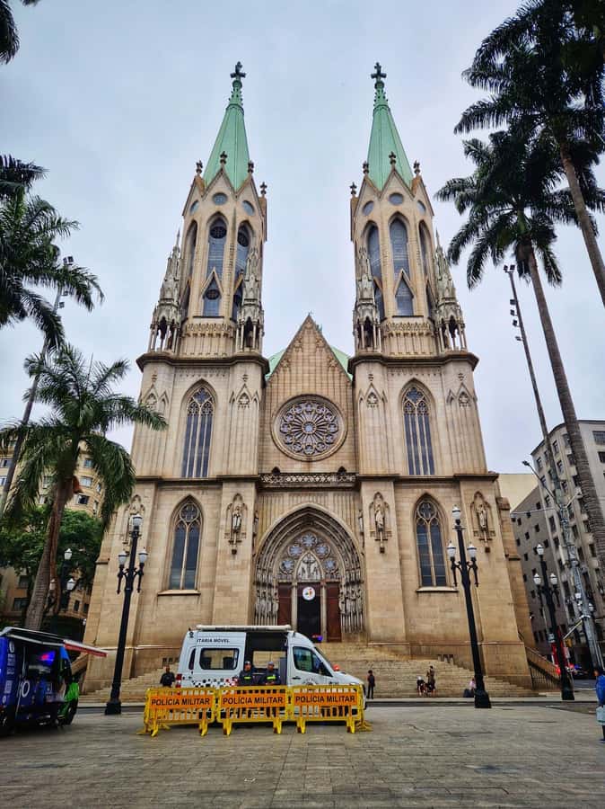 Companionship of a bilingual guide in São Paulo - Who will get the most from this outing
