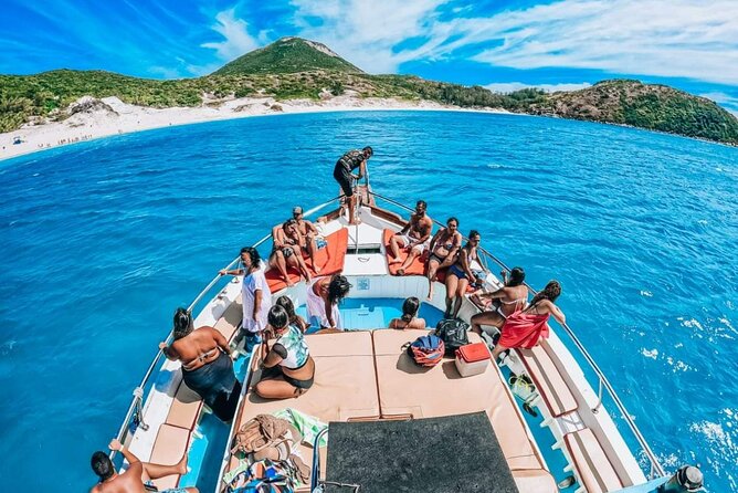 Day Tour to Arraial do Cabo from Rio - Praia do Farol: 30 minutes on a protected beach