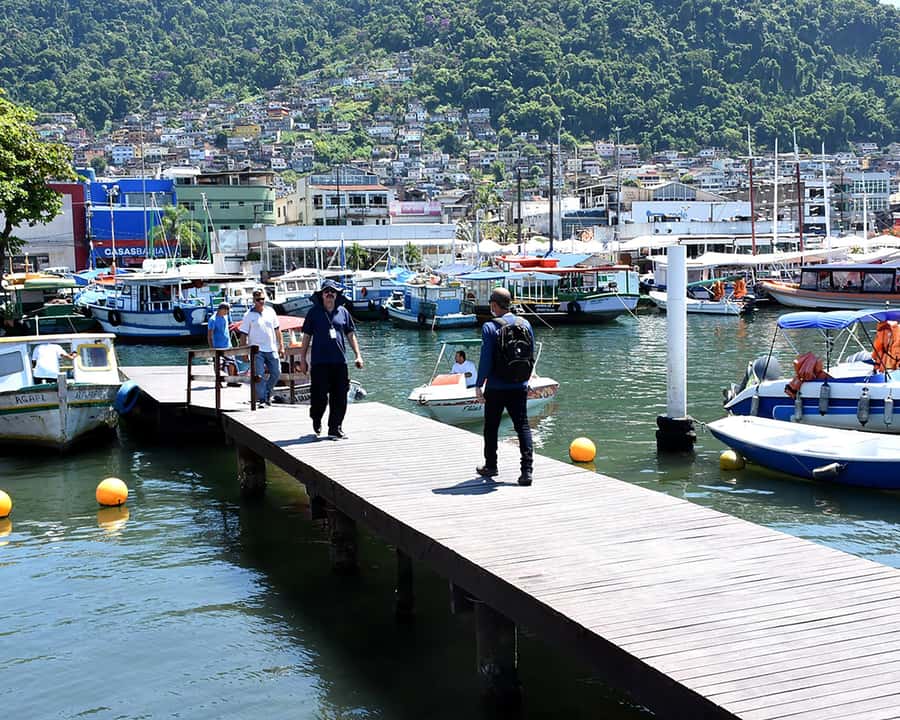 Discover Ilha Grande on a Boat Tour - Departing from Angra - What the guide adds to the experience