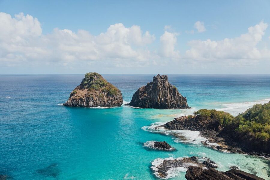 Discover Noronha: 7-Hour Ilhatour Adventure - Baía dos Porcos is a highlight, not a promise of solitude