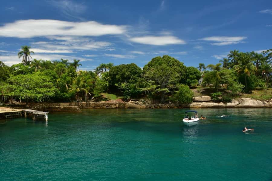 Discover Paraty's Best Islands on an Exclusive Schooner Tour - Lagoa Azul: Fish, Photos, and a Natural Aquarium