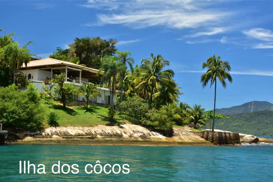 Discover Paraty's Best Islands on an Exclusive Schooner Tour - Wi-Fi, Photography, and the Social Side of the Day