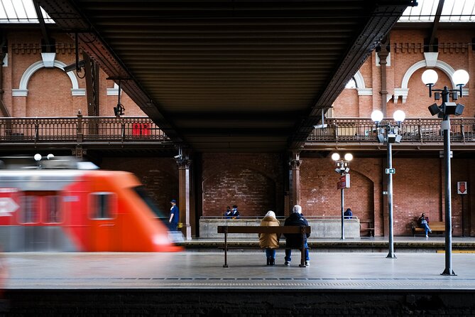 Downtown Photo Tour - Working with natural light in changing conditions