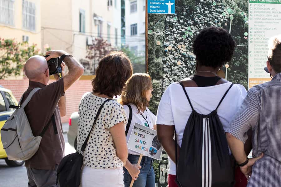 Favela Santa Marta: Walking Tour with local guide - Practical details for a comfortable walk