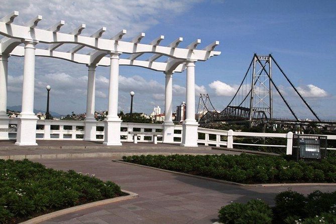 Floripa Total - Leaving Florianópolis by Itaguasul Turismo - Barra da Lagoa gives you the day’s longest pause