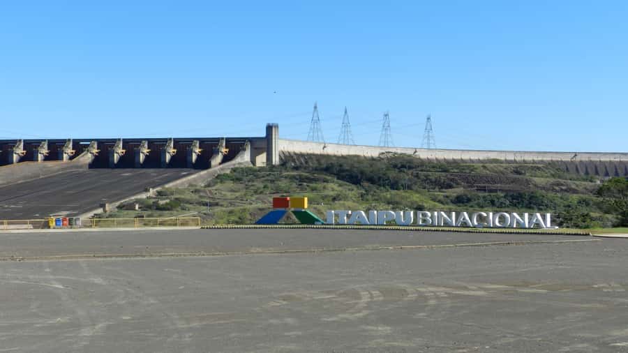 Foz do Iguaçu: Itaipu Hydroelectric Dam Guided Tour - The Visitor Reception Center starts with context