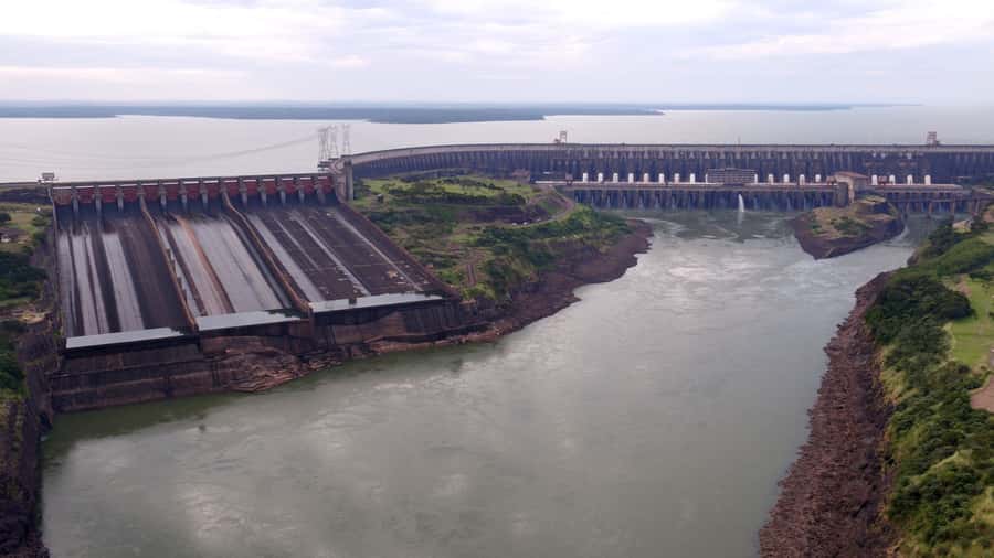 Foz do Iguaçu: Itaipu Hydroelectric Dam Guided Tour - The open-air bus gives you the clearest sense of scale