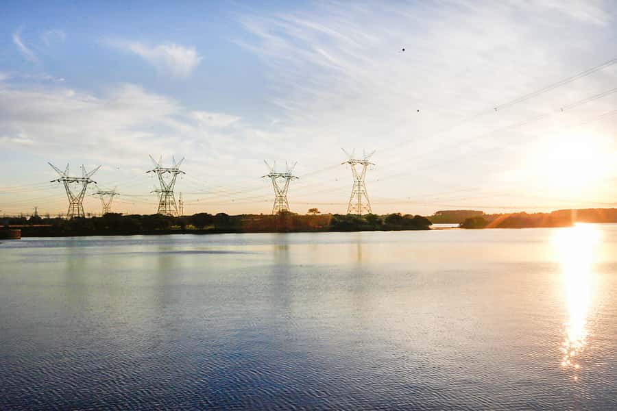 From Puerto Iguazu: Itaipu Dam Tour with Entrance Ticket - Crossing from Argentina into Brazil
