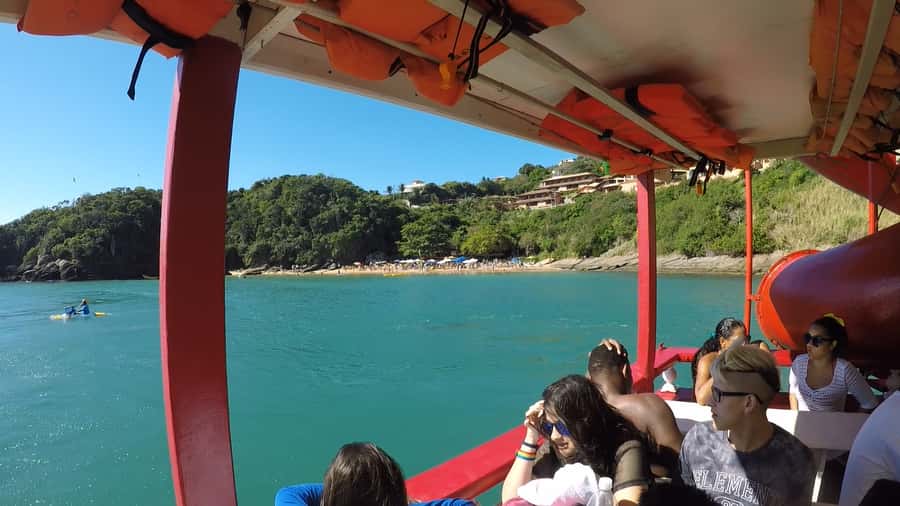 From Rio de Janeiro: Búzios Full-Day Boat Tour - Buffet lunch and the reality of a large group
