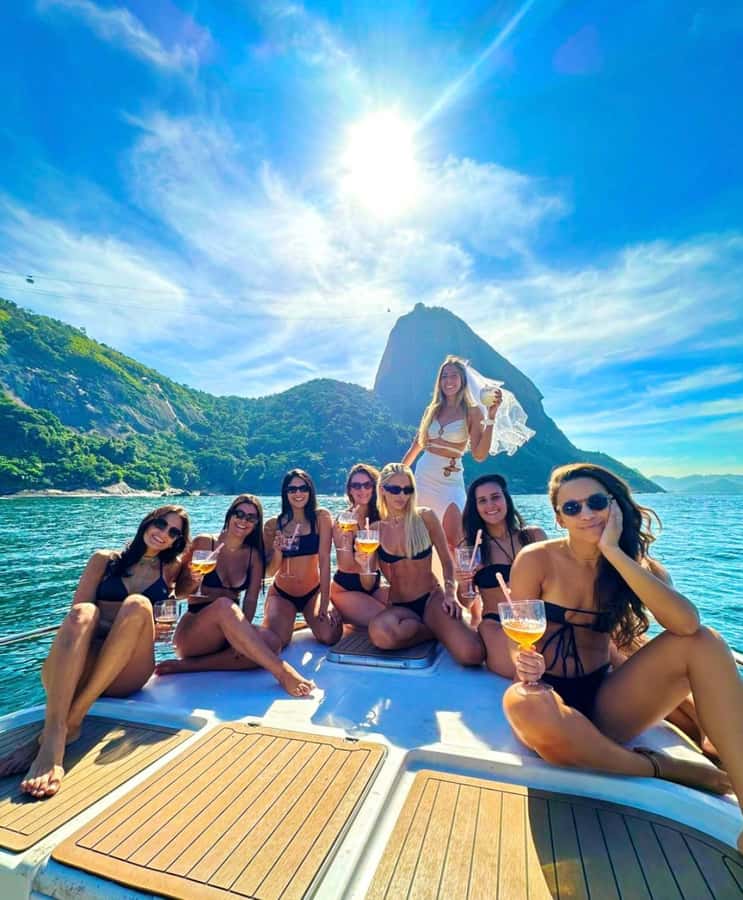 From Rio de Janeiro: Private Speedboat Tour - Choosing between Urca, Vermelha Beach, and Niterói