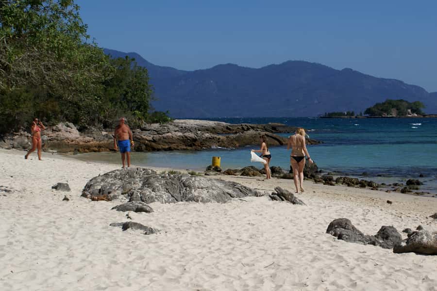 From Rio: Full-Day Angra dos Reis Cruise & Island Tour - Leaving Rio for the Angra coast