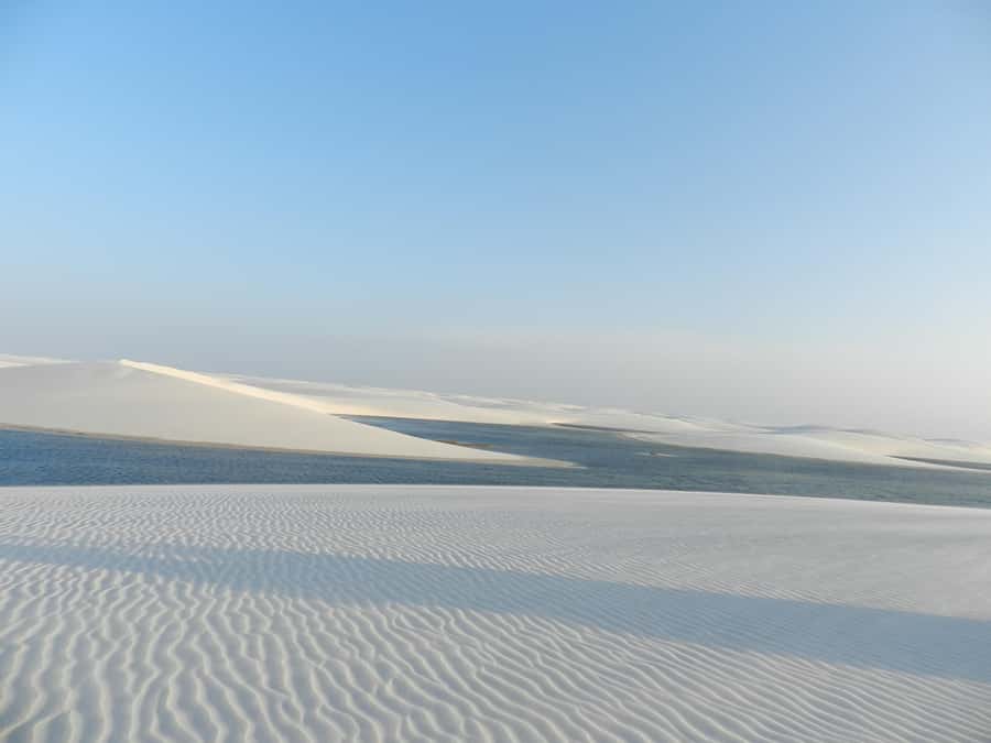 Full-day excursion Lencois Marnahenses, Lagoa Azul & Lagoa Bonita combined - Climbing the dune at Lagoa Bonita