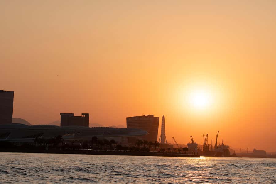 Glória: Sunset Speedboat Cruise with Drinks and Snacks - Why this boat ride gives you a different view of Rio