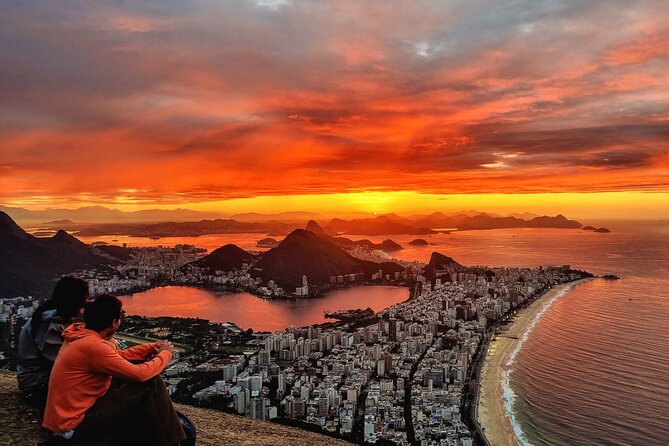 Half Day Hiking Tour Morro Dois Irmaos and Favela Vidigal - Choosing the night ascent for a sunrise from the summit