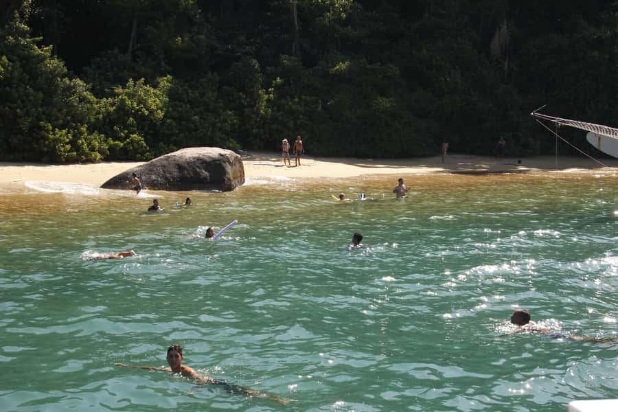 Half-Day Schooner Cruise and Snorkeling in Paraty Bay - Portuguese service and what to expect onboard