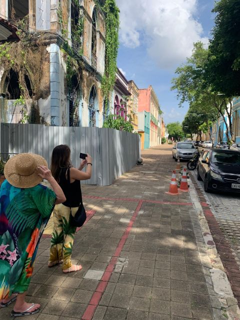 Historic City Tour Manaus by car with 3 stops. - What the guide adds