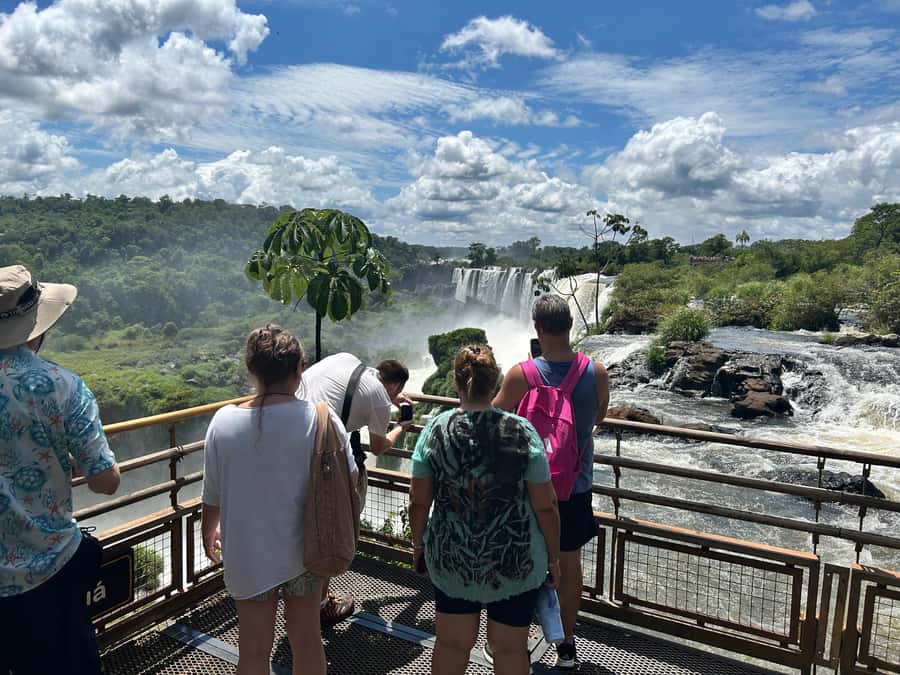 Iguassu Waterfalls: 1 Day Tour Brazil and Argentina's sides - Key points at a glance