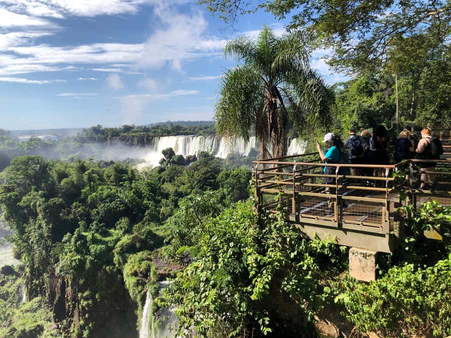Iguassu Waterfalls: 1 Day Tour Brazil and Argentina's sides - Why seeing both sides in one day works