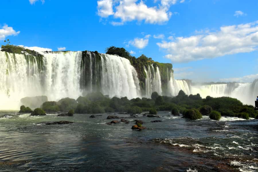 Iguassu Waterfalls: 1 Day Tour Brazil and Argentina's sides - The early pickup and cross-border start