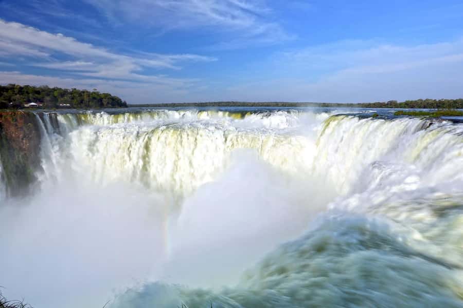 Iguazu Falls: 2-Day Argentinian and Brazilian Iguazu Falls - Day two: Brazils broad view and cooling mist