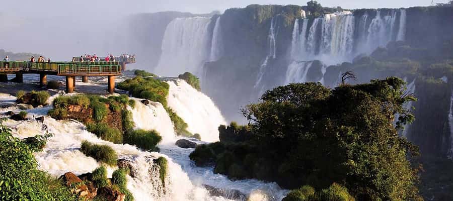 Iguazu Falls: 2-Day Argentinian and Brazilian Iguazu Falls - Guides, languages, and the value of a group tour