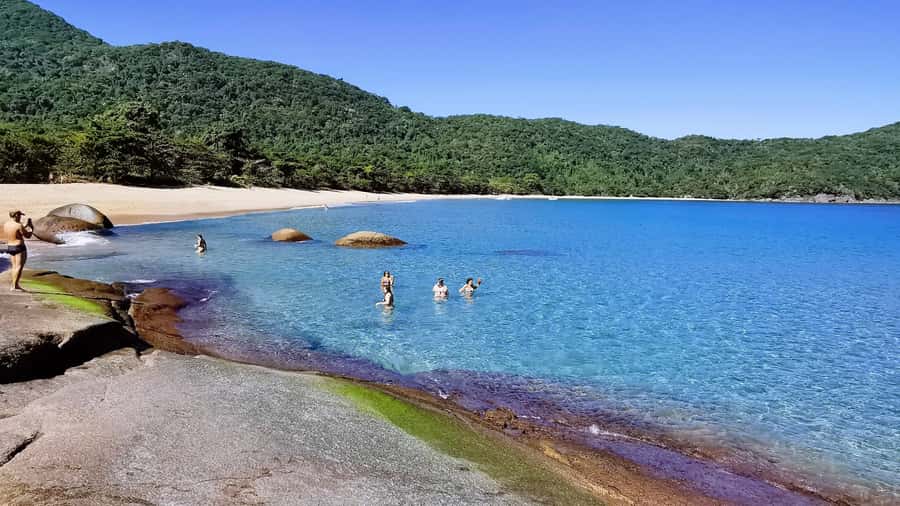 Ilha Grande: 360° Circumnavigation Speed Boat Tour - 8h - Who should book the Ilha Grande circumnavigation