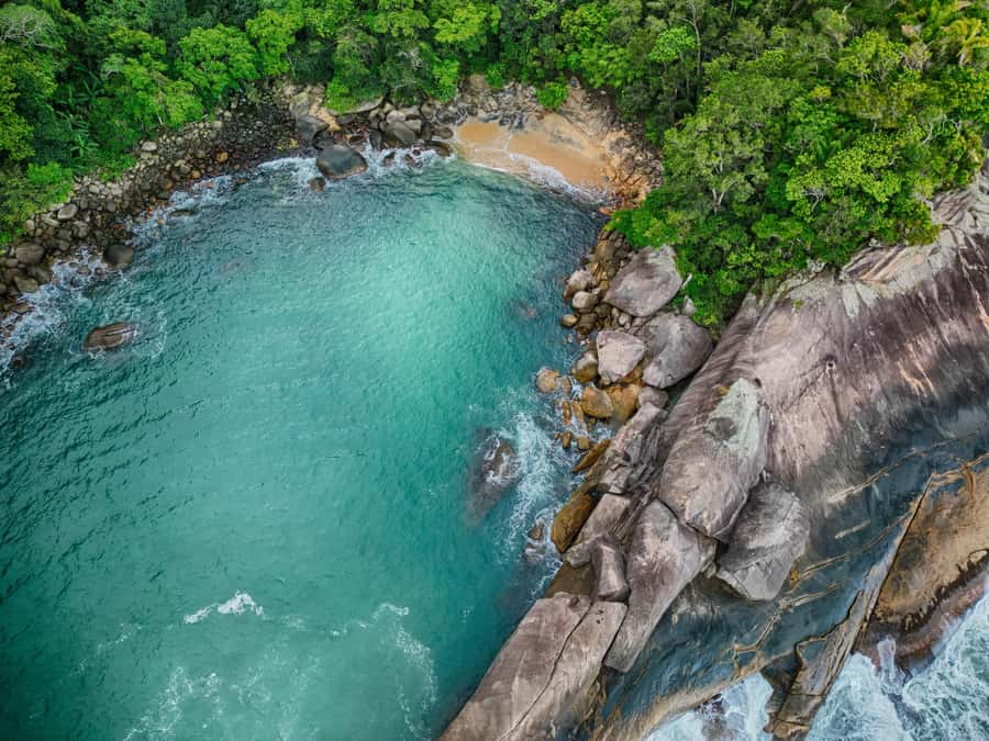 Ilha Grande: 360° Circumnavigation Speed Boat Tour - 8h - Meros, the best stop for snorkeling