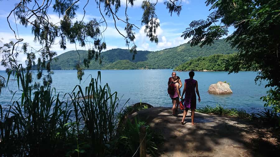 Ilha Grande: Private Historic Walking Tour with Natural Pool - What the private guide adds