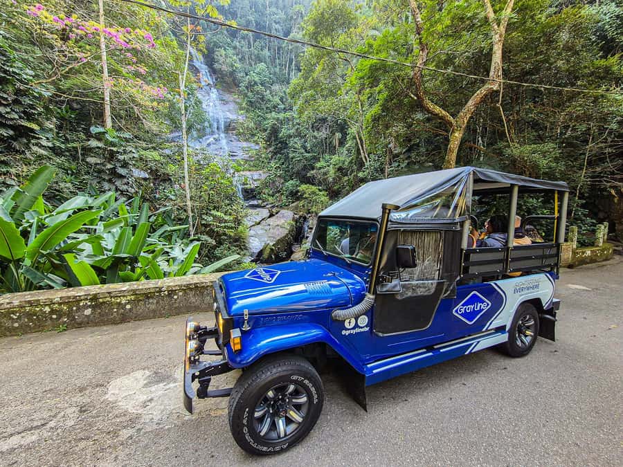 Jeep'n'Culture: Rocinha Favela and Tijuca Rainforest Tour - Cascatinha Taunay and the forest walk