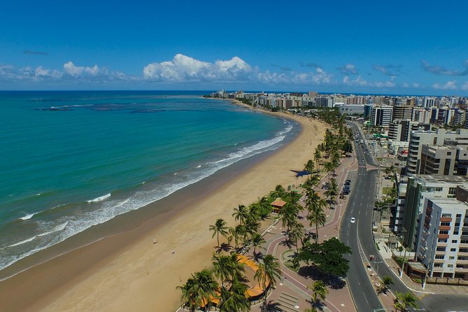 Maceió City Tour with Barra de São Miguel - Leaving Maceió by WS Receptivo - Seeing Pajuçara, Ponta Verde, and Jatiúca from the road